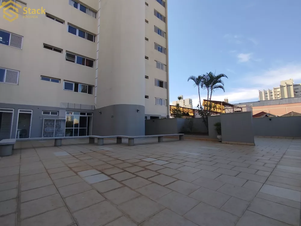 Apartamento à venda com 3 quartos, 242m² - Foto 2