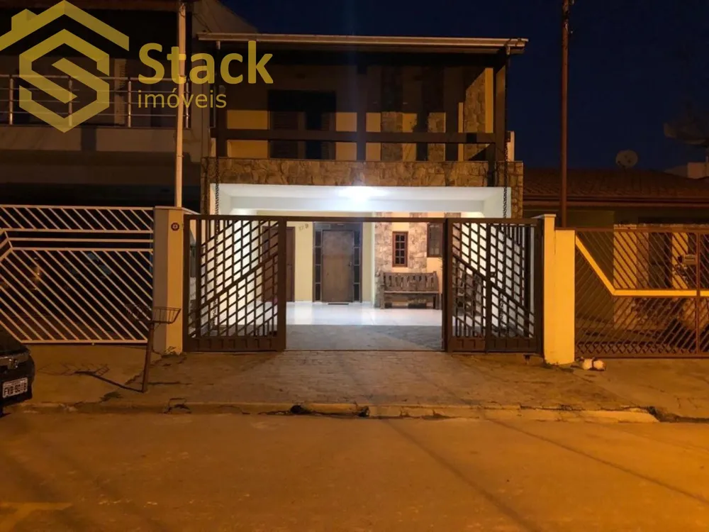Casa, 3 quartos, 218 m² - Foto 4
