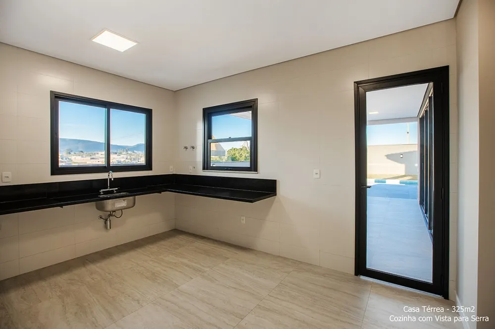 Casa, 4 quartos, 325 m² - Foto 1