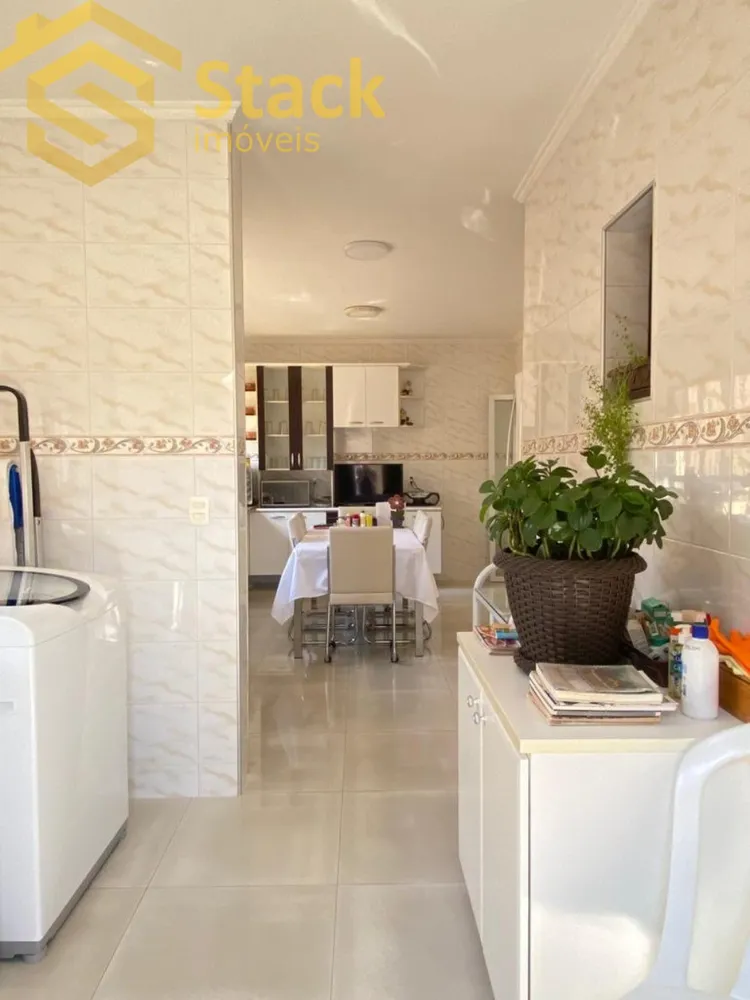 Casa, 4 quartos, 349 m² - Foto 1