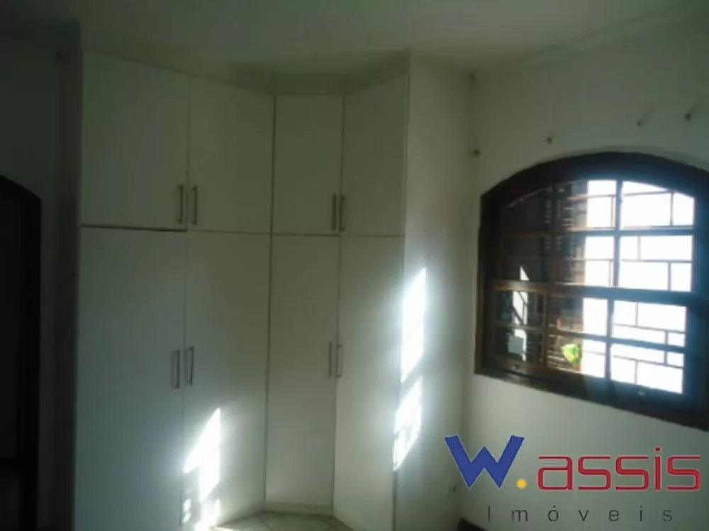 Casa à venda com 3 quartos, 205m² - Foto 12