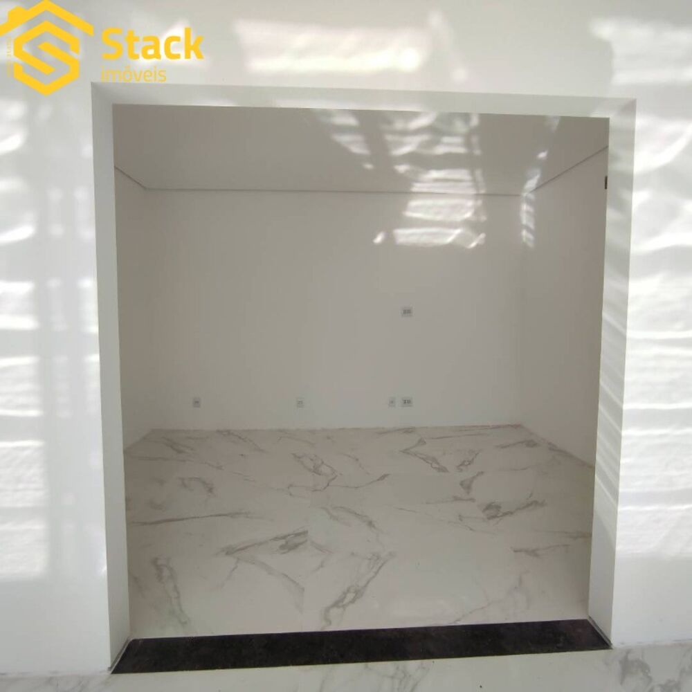 Casa à venda com 4 quartos, 450m² - Foto 3