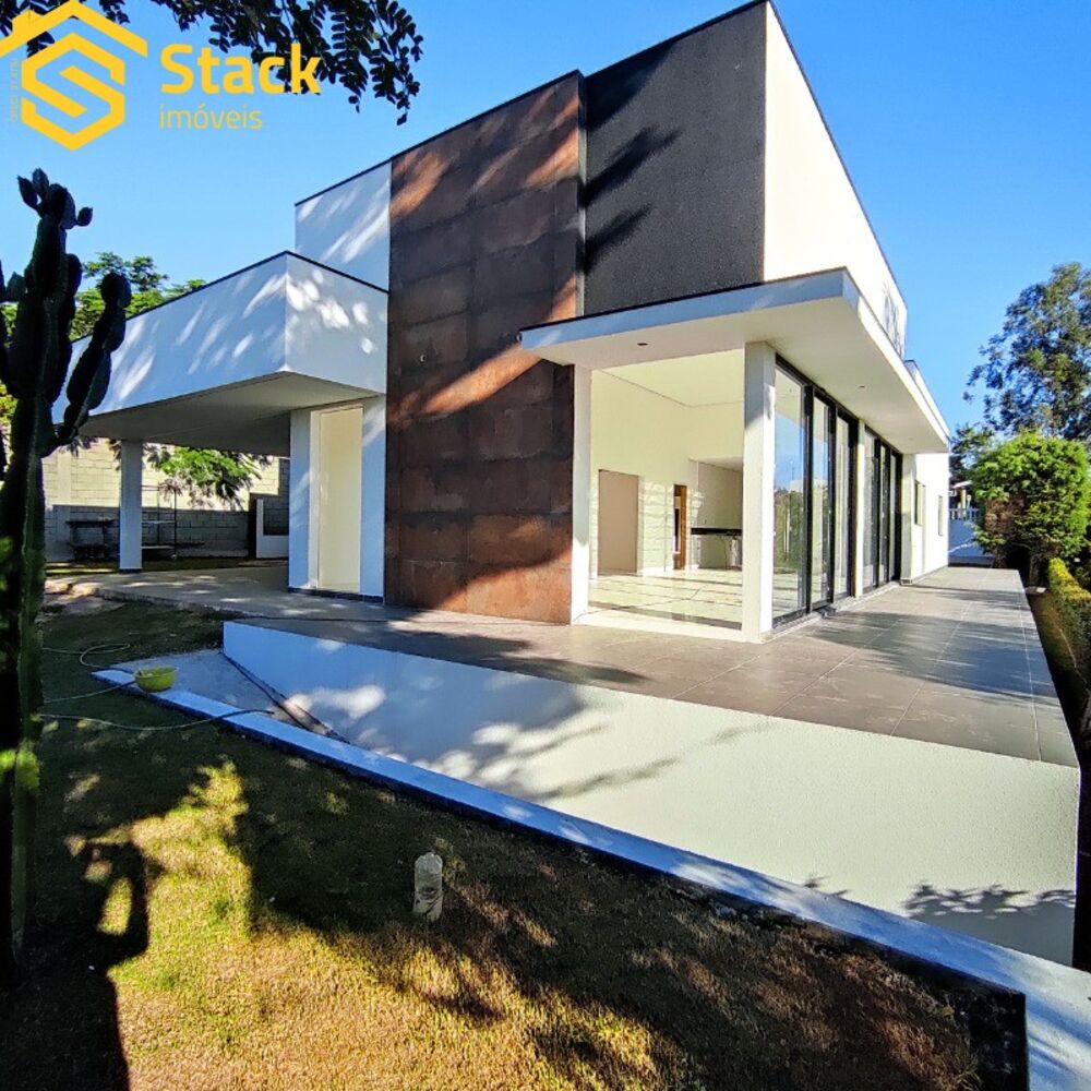 Casa à venda com 4 quartos, 450m² - Foto 1