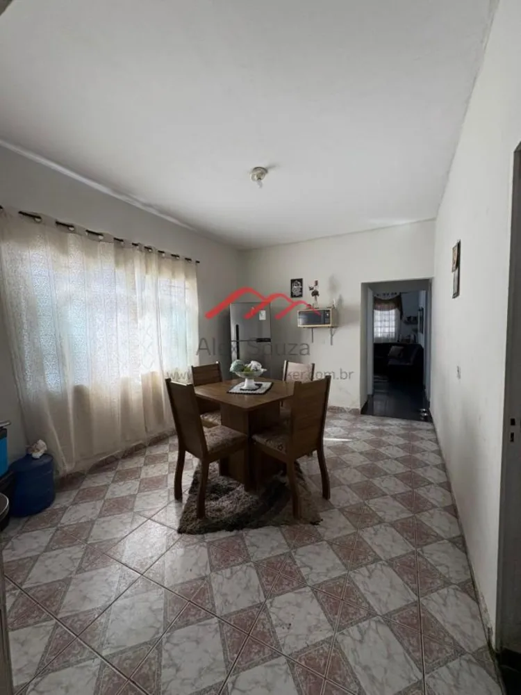 Casa, 4 quartos, 198 m² - Foto 1
