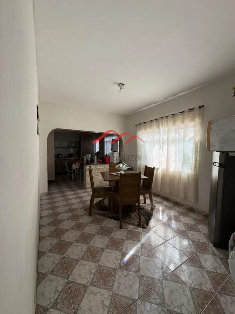 Casa, 4 quartos, 198 m² - Foto 1