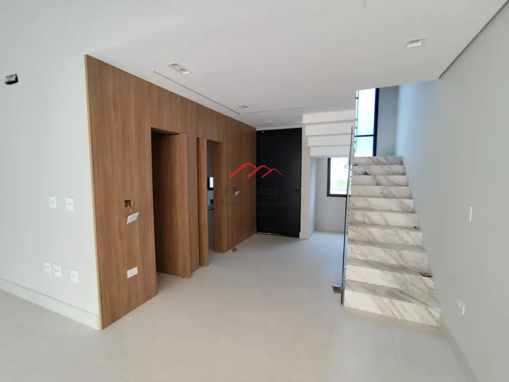 Sobrado, 3 quartos, 210 m² - Foto 1