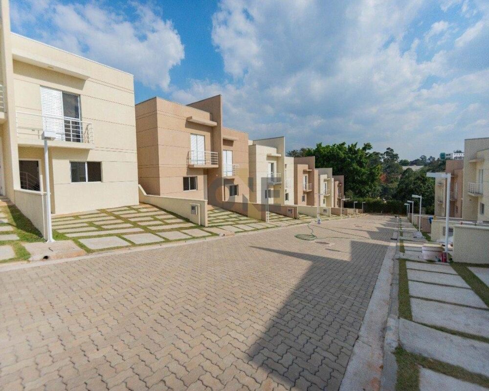 Casa à venda e aluguel com 2 quartos, 101m² - Foto 1