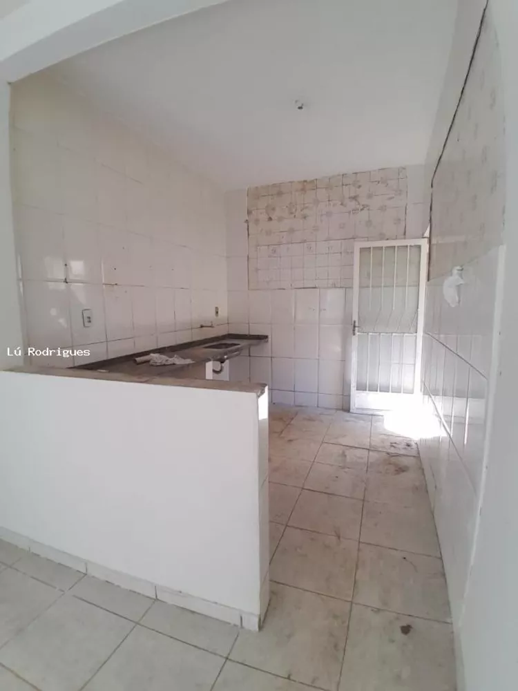 Casa à venda com 3 quartos, 280m² - Foto 2