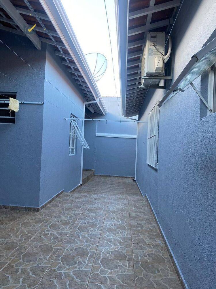 Casa à venda com 4 quartos, 197m² - Foto 2