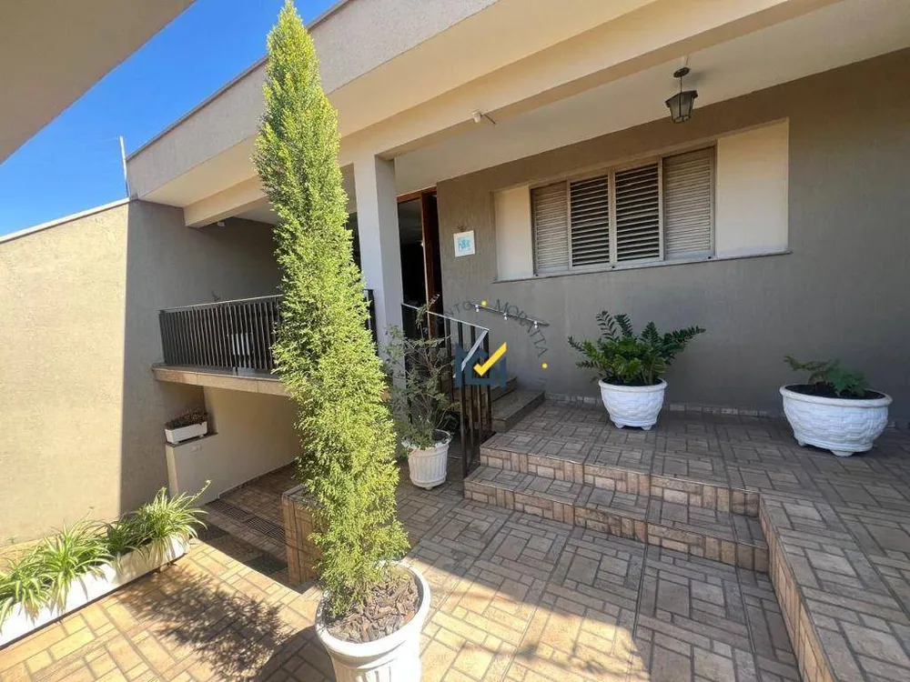 Casa, 3 quartos, 246 m² - Foto 1