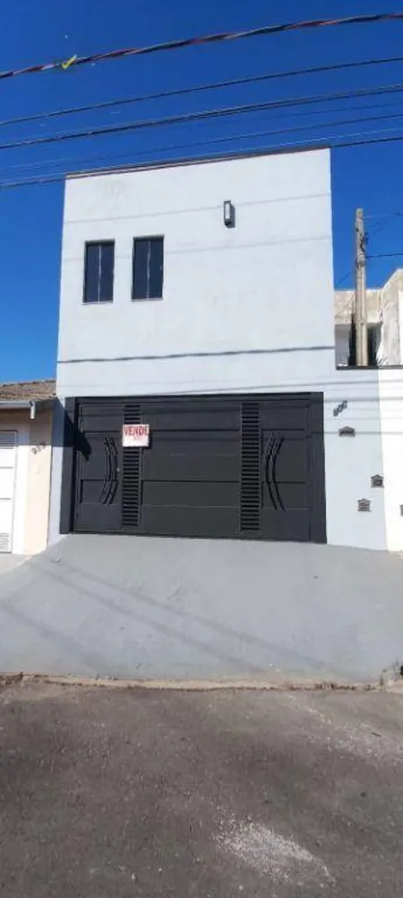 Casa, 3 quartos, 131 m² - Foto 1