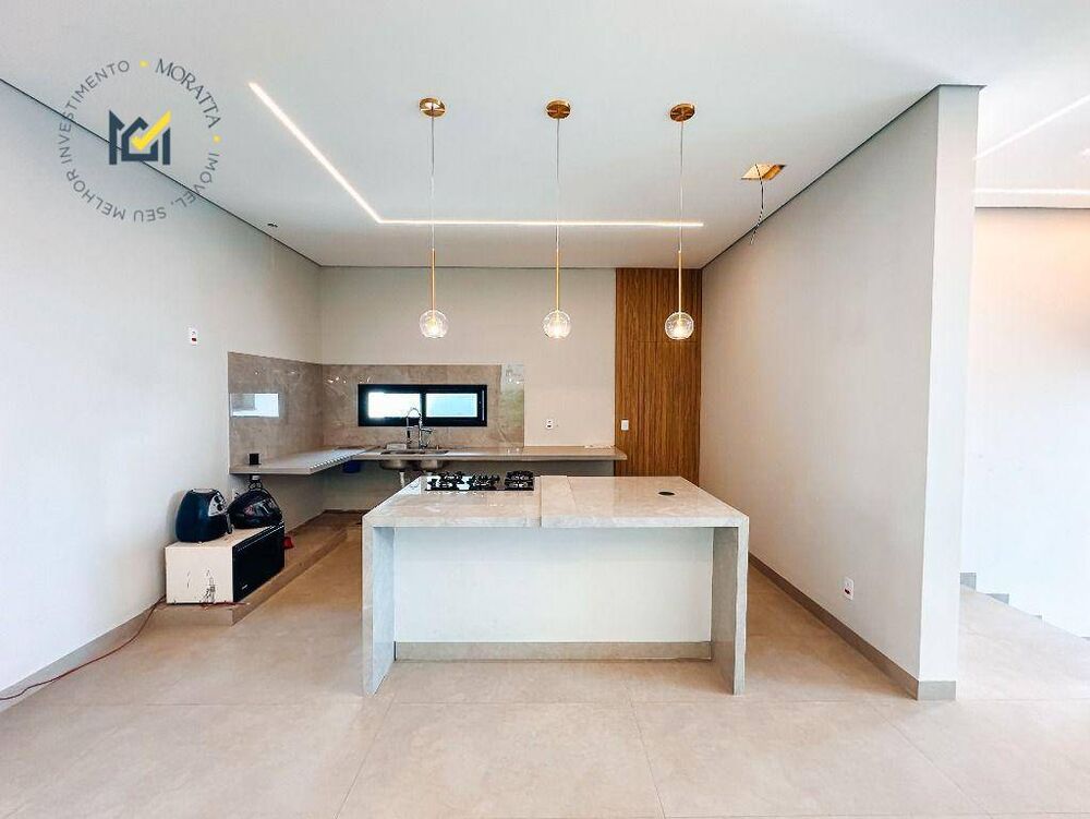 Casa de Condomínio à venda e aluguel com 3 quartos, 333m² - Foto 1