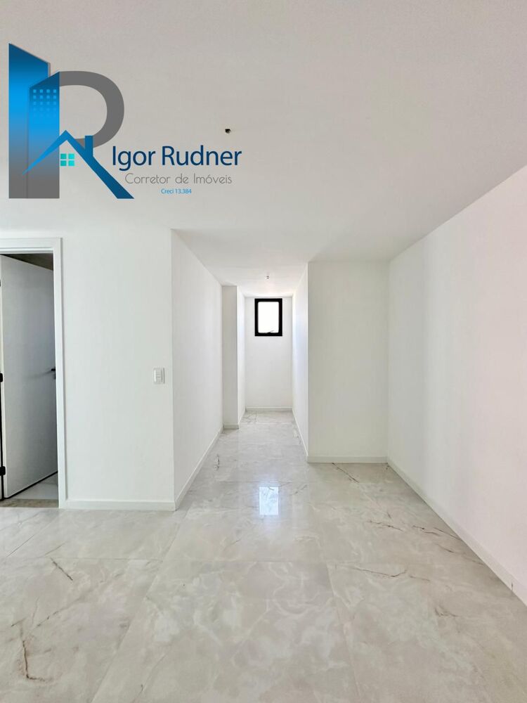 Apartamento à venda com 3 quartos, 212m² - Foto 3