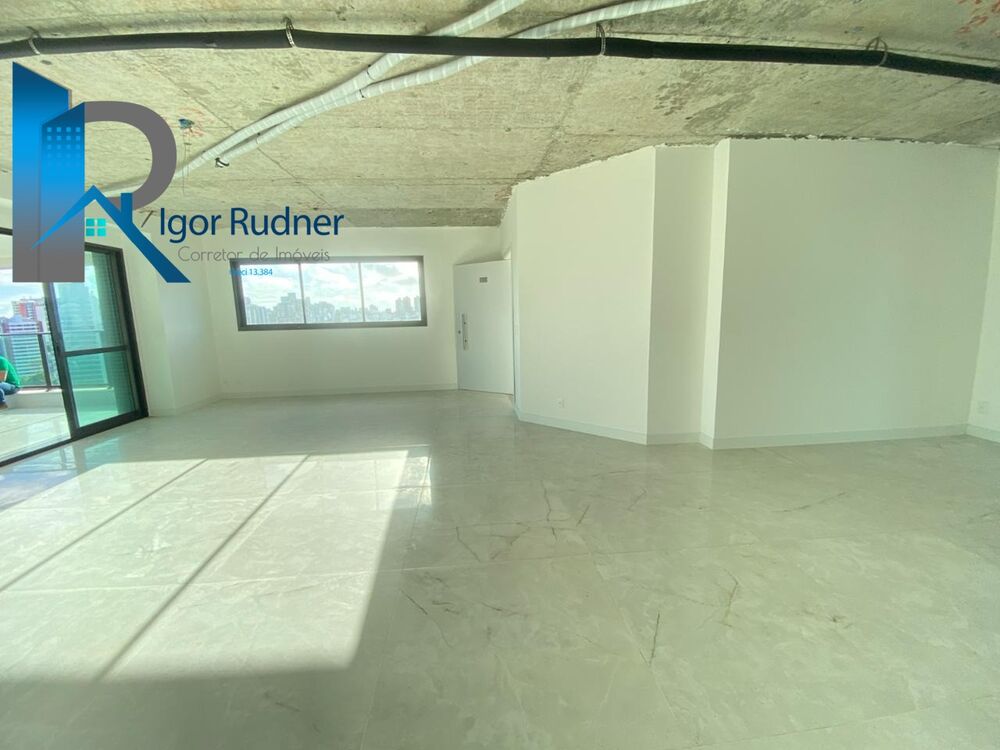 Apartamento à venda com 4 quartos, 212m² - Foto 2