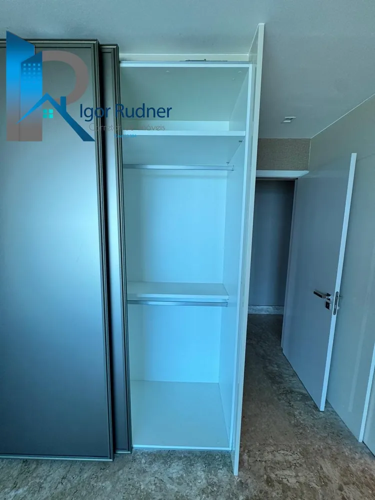 Apartamento, 3 quartos, 237 m² - Foto 2