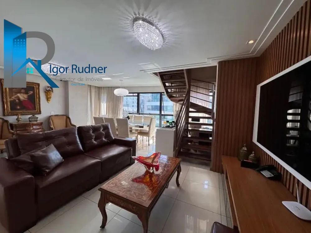 Cobertura, 3 quartos, 226 m² - Foto 2