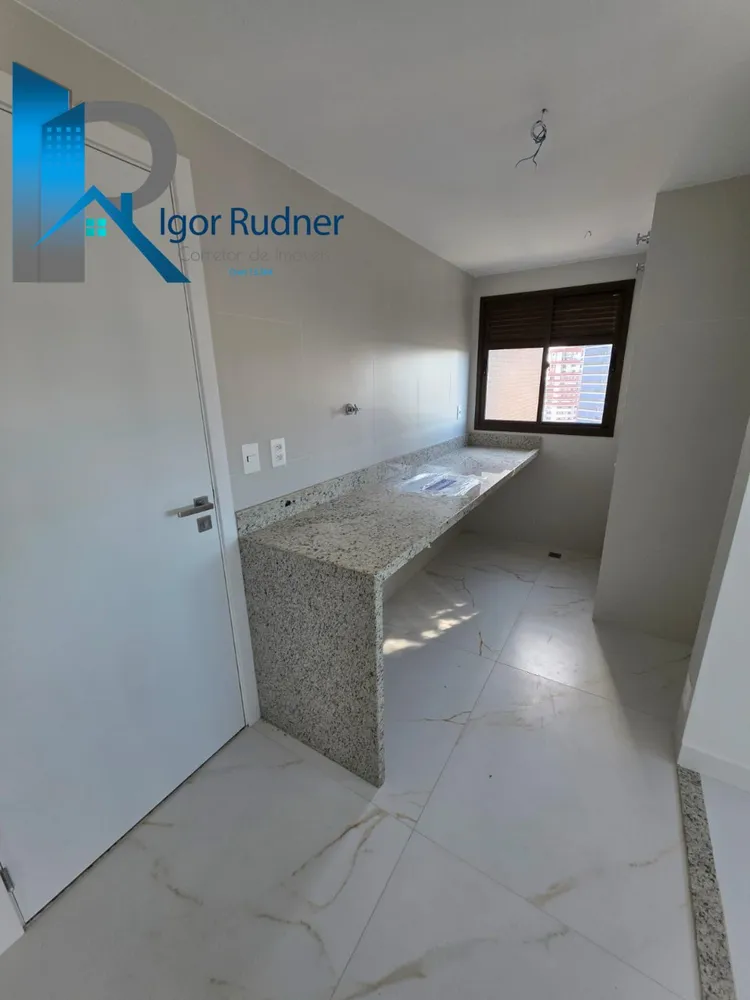 Apartamento, 3 quartos, 250 m² - Foto 2