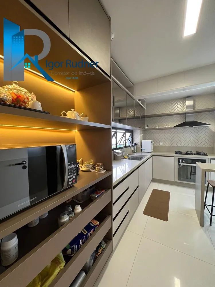 Cobertura, 3 quartos, 213 m² - Foto 3