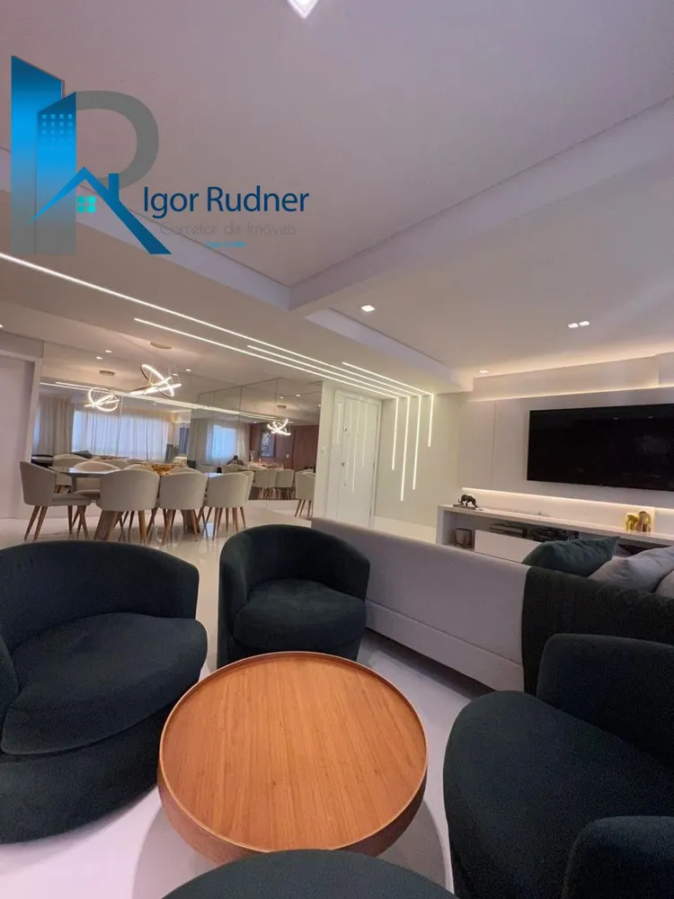 Cobertura, 3 quartos, 213 m² - Foto 3