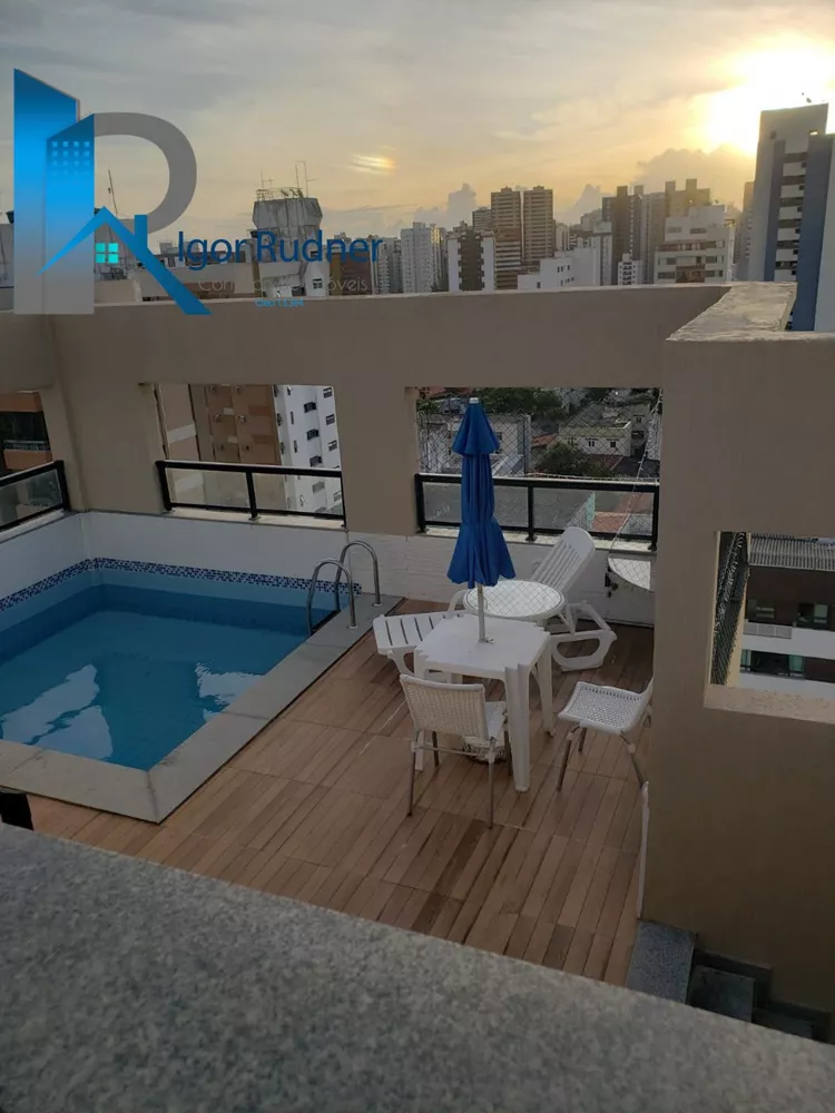 Cobertura, 3 quartos, 211 m² - Foto 2