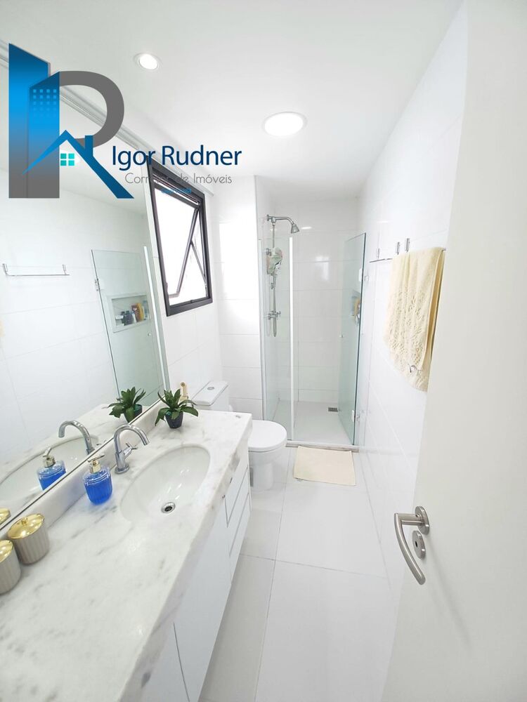 Cobertura, 3 quartos, 213 m² - Foto 2