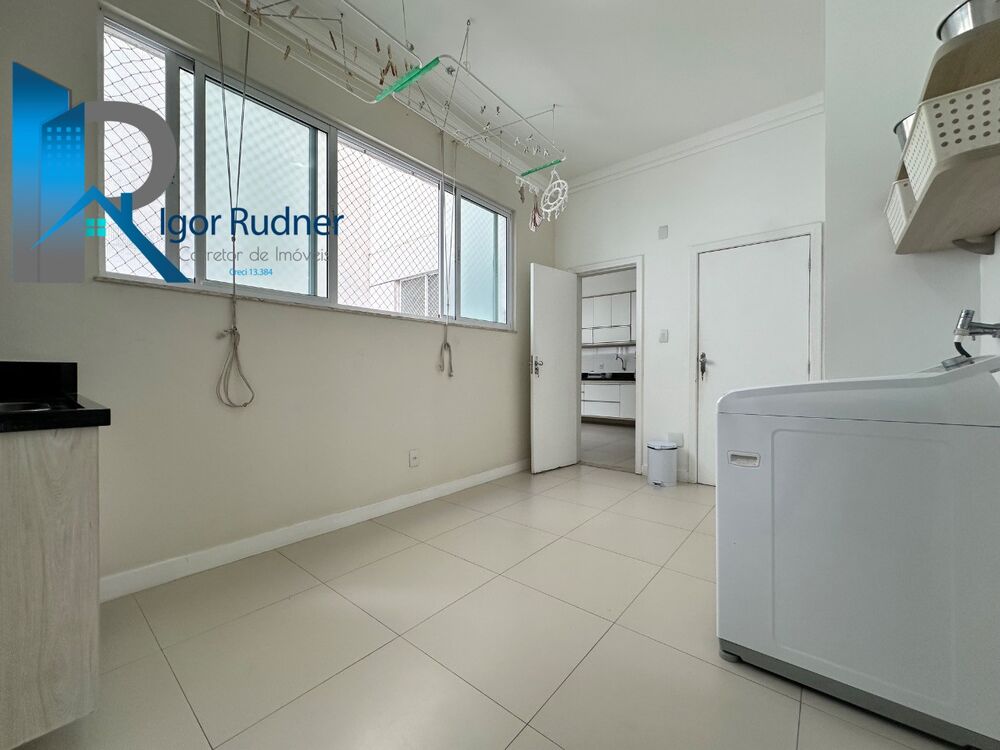 Apartamento à venda com 3 quartos, 211m² - Foto 4