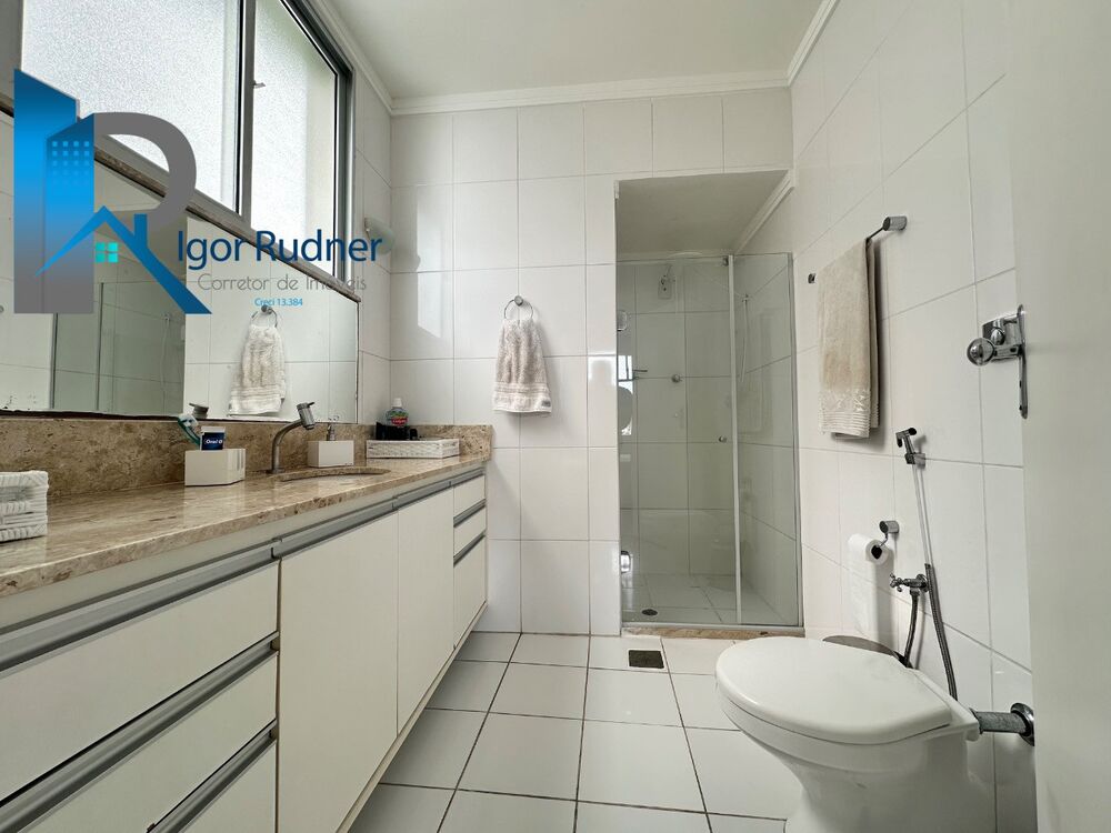Apartamento à venda com 3 quartos, 211m² - Foto 3