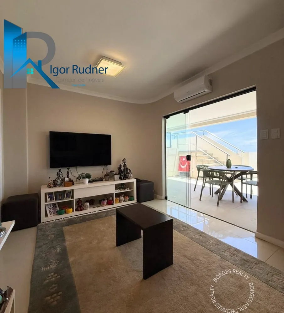 Cobertura, 3 quartos, 210 m² - Foto 2