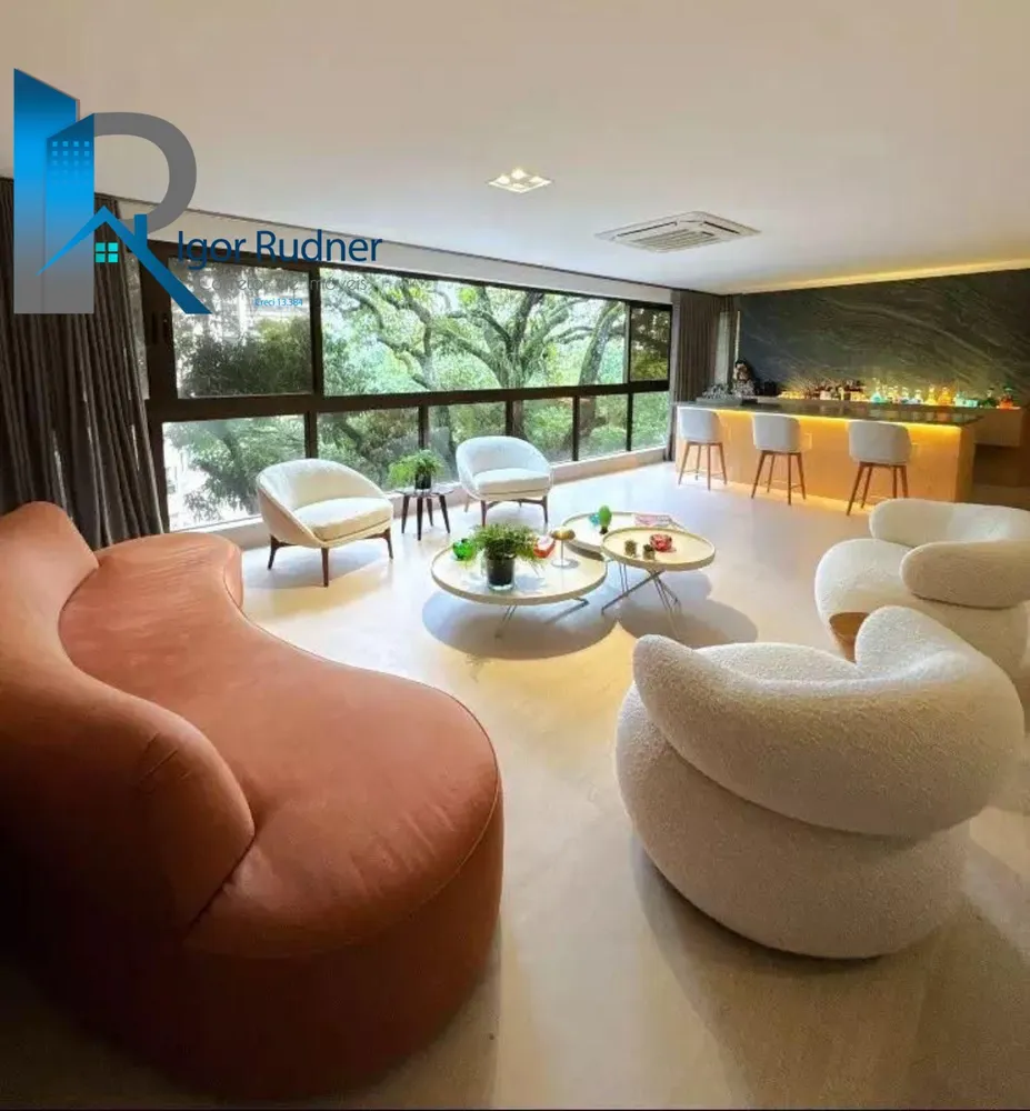 Apartamento, 3 quartos, 241 m² - Foto 1