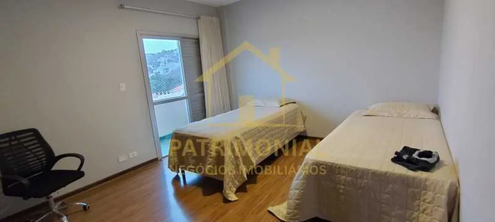 Apartamento, 3 quartos, 140 m² - Foto 1
