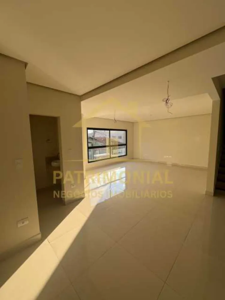 Casa, 3 quartos, 228 m² - Foto 1