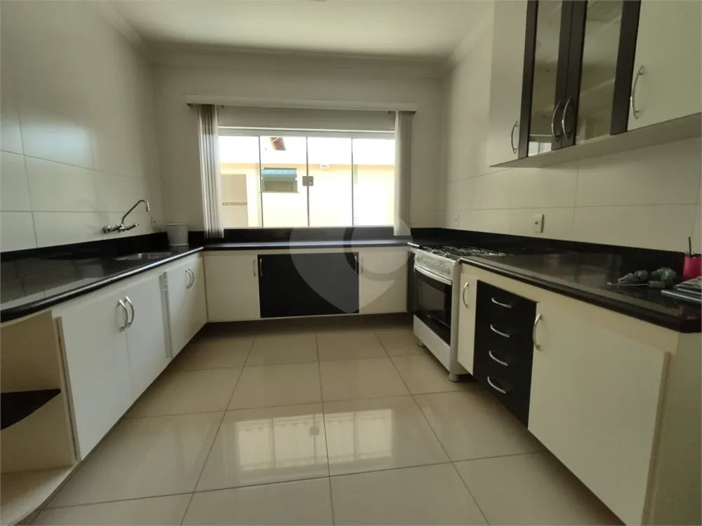 Casa, 3 quartos, 273 m² - Foto 1