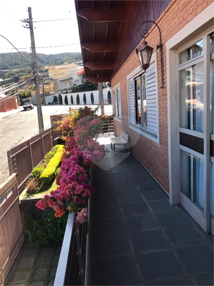 Casa, 3 quartos, 240 m² - Foto 1