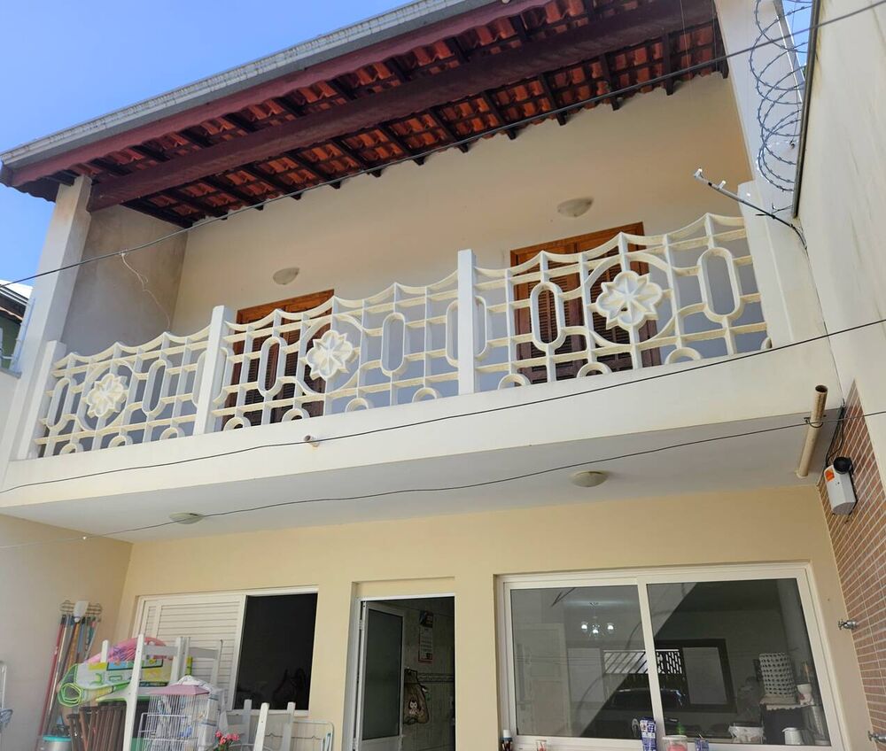 Casa à venda com 4 quartos, 152m² - Foto 1