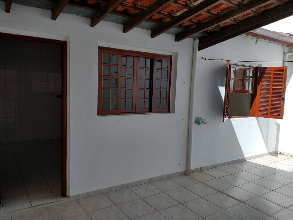 Casa à venda com 2 quartos, 159m² - Foto 3