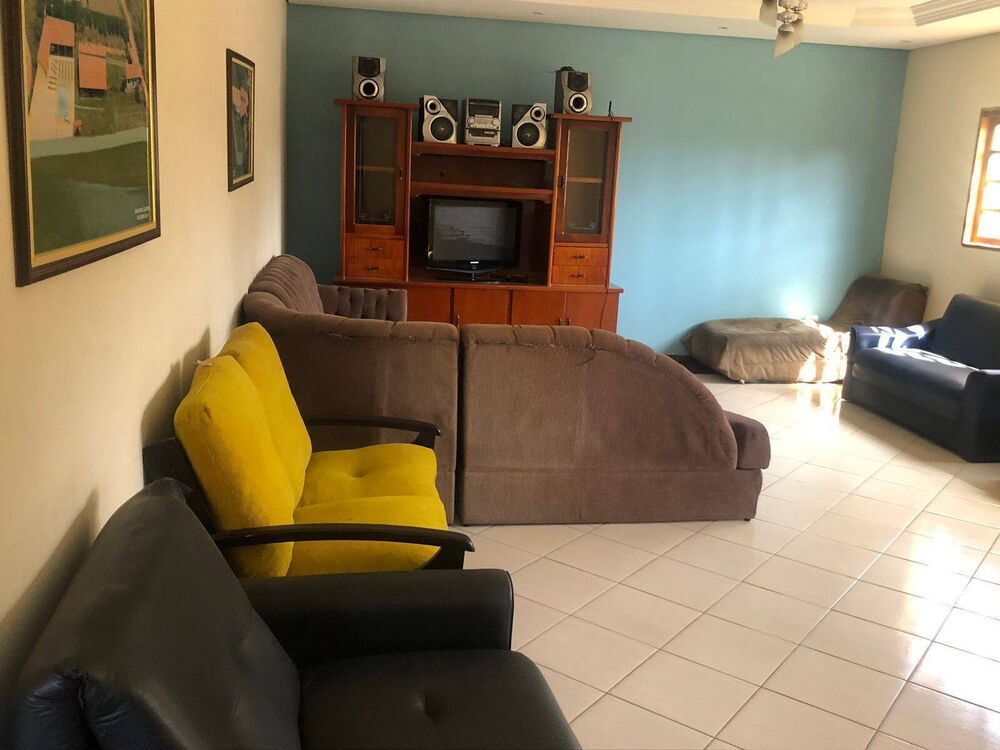 Chácara à venda com 3 quartos, 2500m² - Foto 1