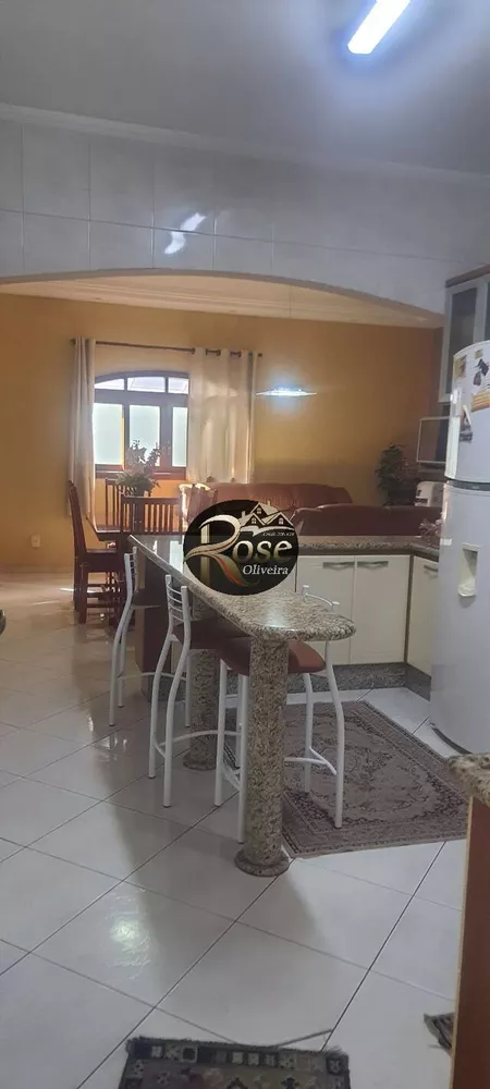 Casa à venda com 3 quartos, 200m² - Foto 4