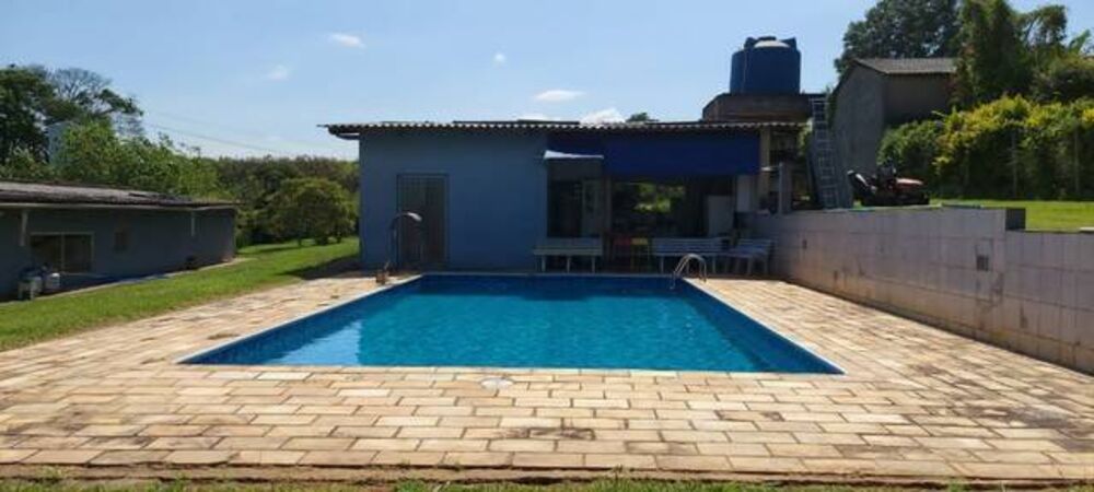 Chácara à venda com 3 quartos, 200m² - Foto 1