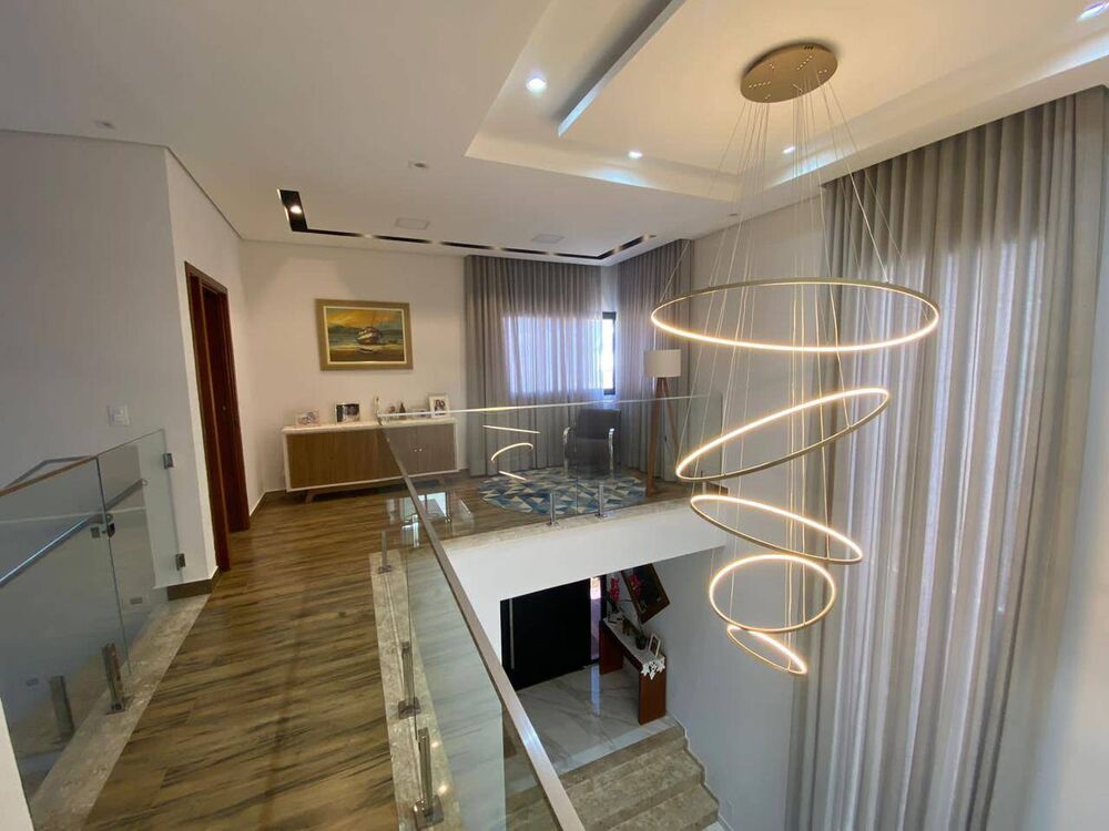 Casa de Condomínio à venda com 4 quartos, 258m² - Foto 2
