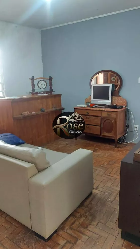 Casa à venda com 4 quartos, 182m² - Foto 1