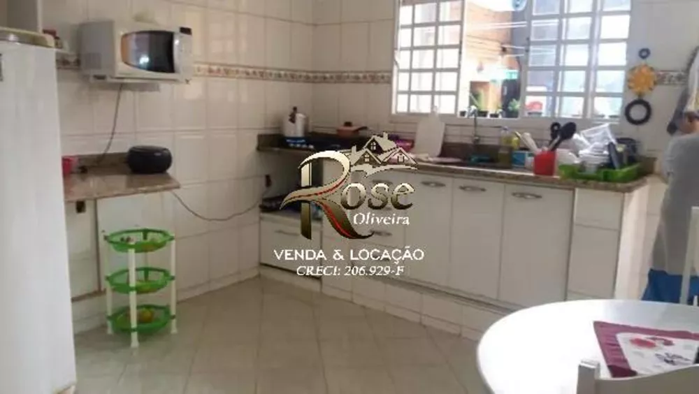 Casa à venda com 3 quartos, 175m² - Foto 2