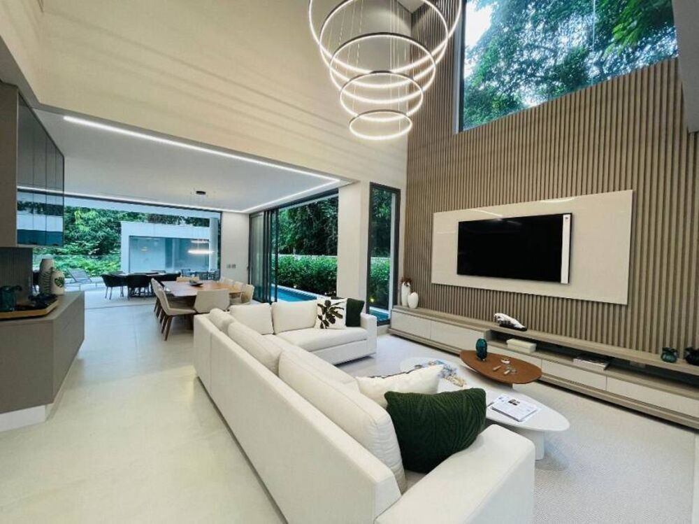 Casa à venda com 6 quartos, 450m² - Foto 1