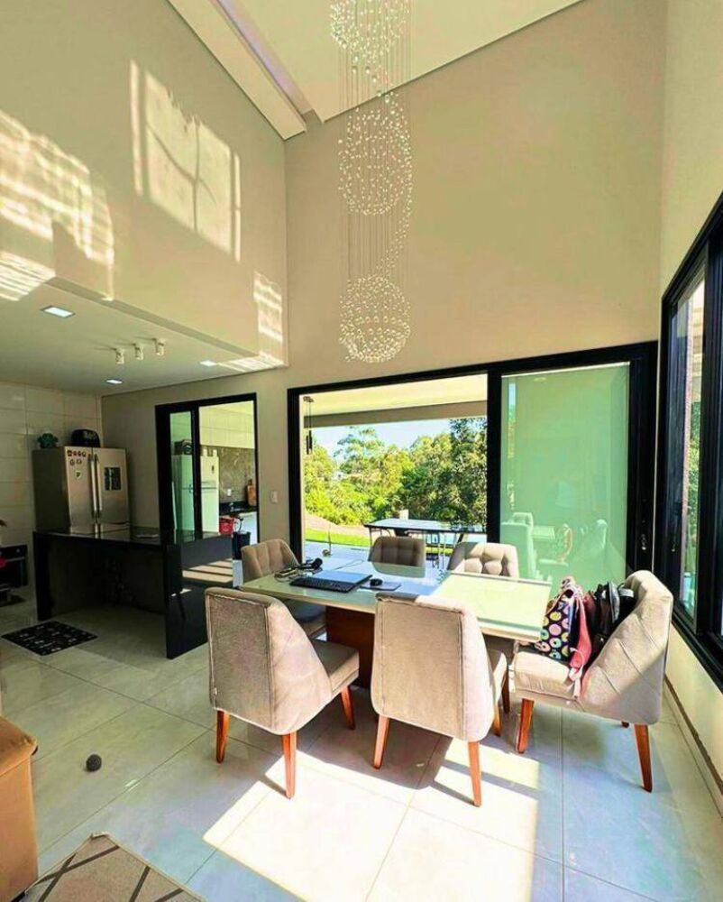 Casa de Condomínio à venda com 3 quartos, 187m² - Foto 1