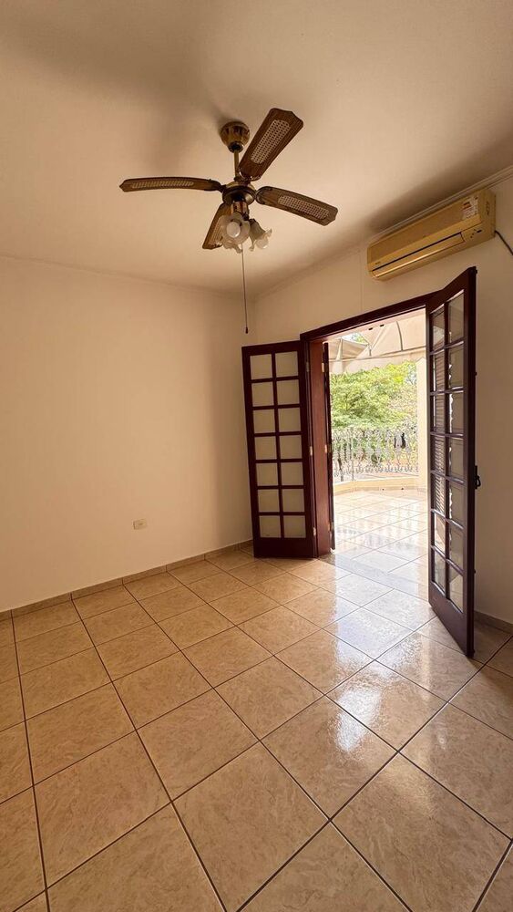Casa à venda com 3 quartos, 245m² - Foto 3
