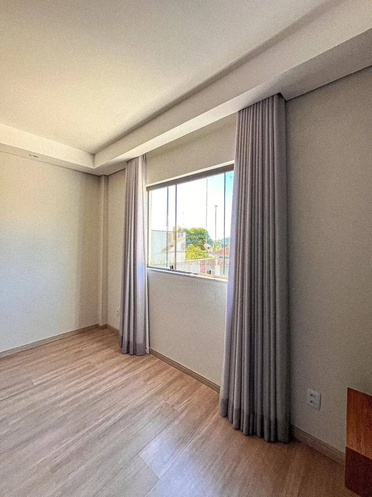 Casa, 4 quartos, 190 m² - Foto 3