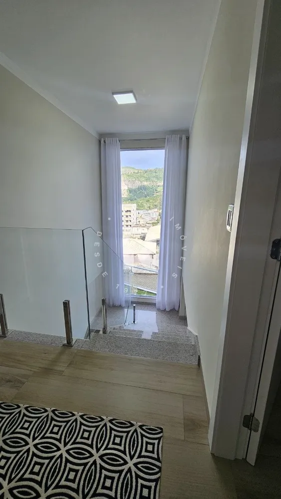 Casa, 3 quartos, 250 m² - Foto 1