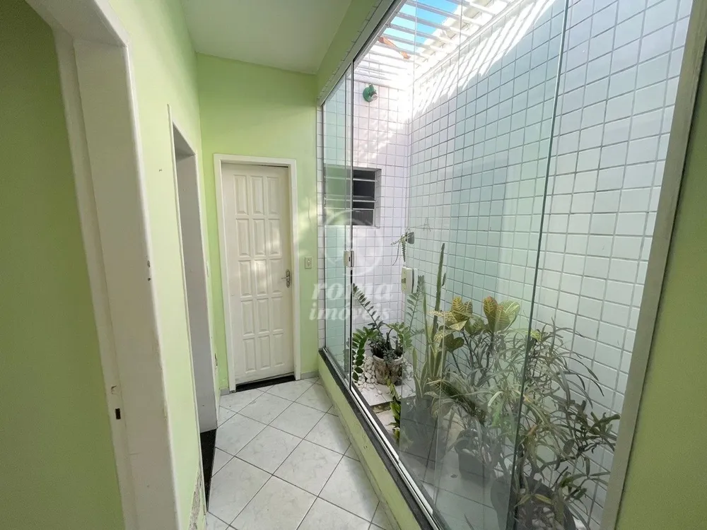 Casa, 4 quartos, 250 m² - Foto 11