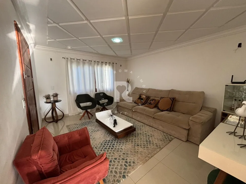 Casa, 3 quartos, 210 m² - Foto 1