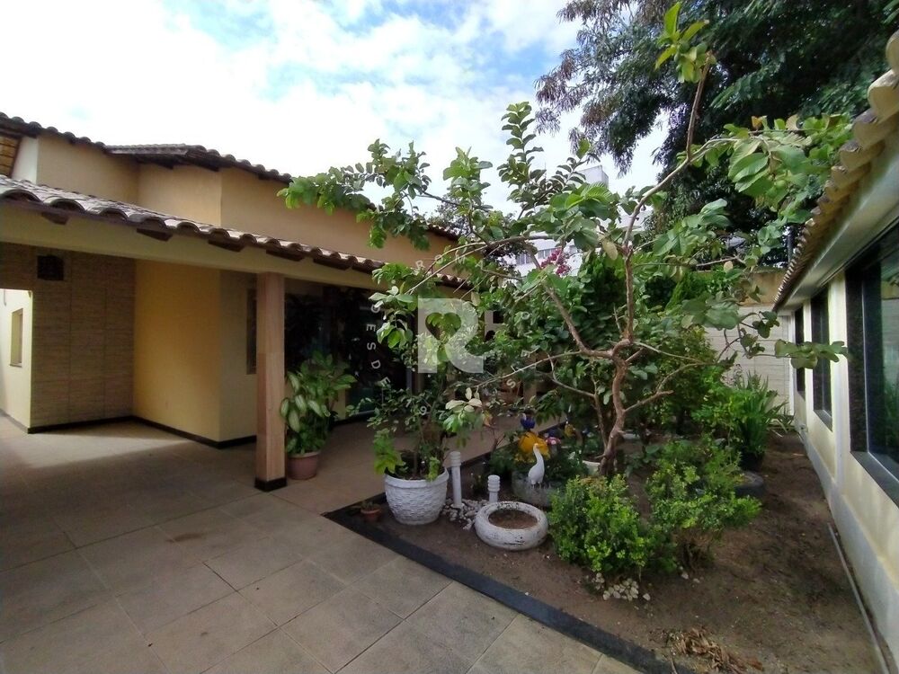Casa à venda com 3 quartos, 215m² - Foto 3