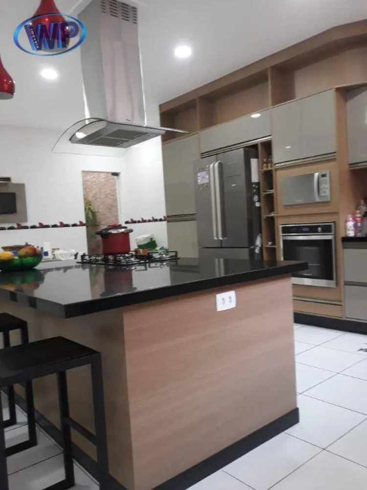 Sobrado, 4 quartos, 299 m² - Foto 2